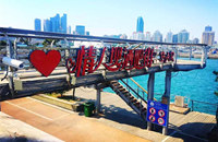 一座空气里都弥漫着海水味道的城市